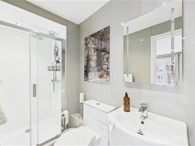 Jack & Jill Family Bathroom